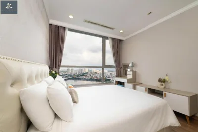 Apartment mit drei Schlafzimmern und Balkon — Landmark 81 Signature Luxury Residence